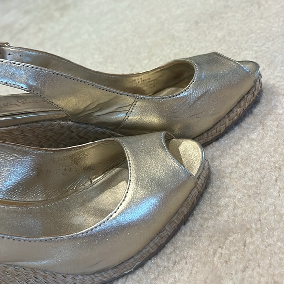 Lily Pulitzer wedge sandals - Picture 4 of 8